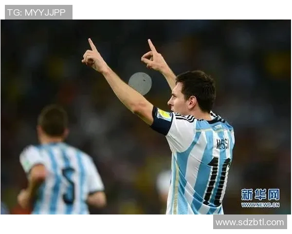 足球明星魅力四射瞬间回顾展现他们的风采与自信