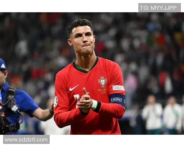 全球超级足球明星盘点及他们的辉煌成就与影响力分析 全球超级足球明星盘点及他们的辉煌成就与影响力分析